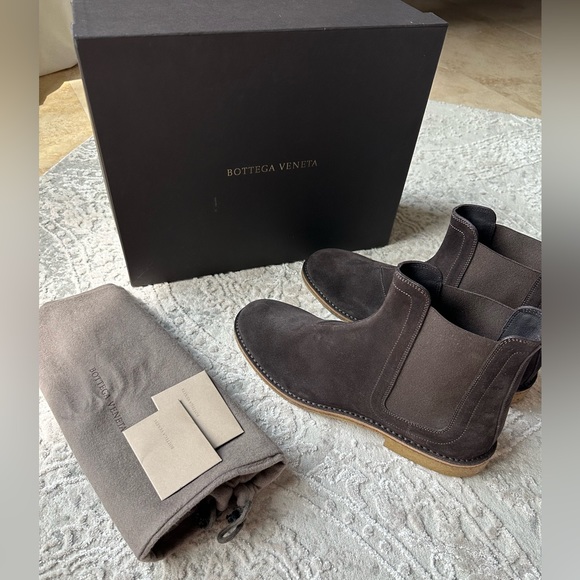 Bottega Veneta Chelsea Boots - Picture 1 of 10